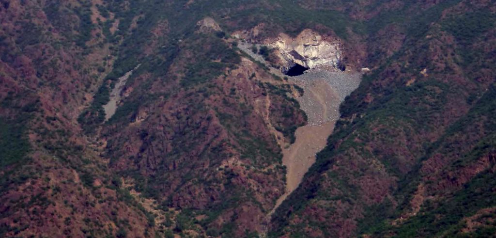 Chrome-Mining-(Metal